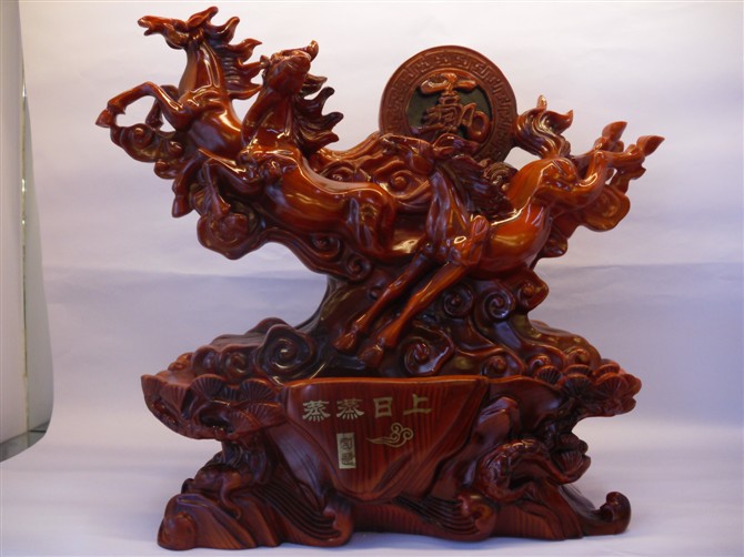 義烏樹脂工藝品 仿木孔雀開屏家居擺件與開業(yè)禮品的完美選擇